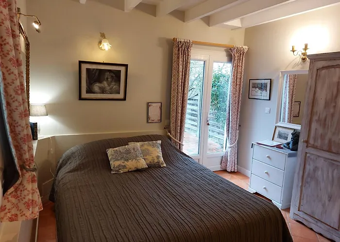 Les Petits Matins Bleus - Chambres D'Hotes 