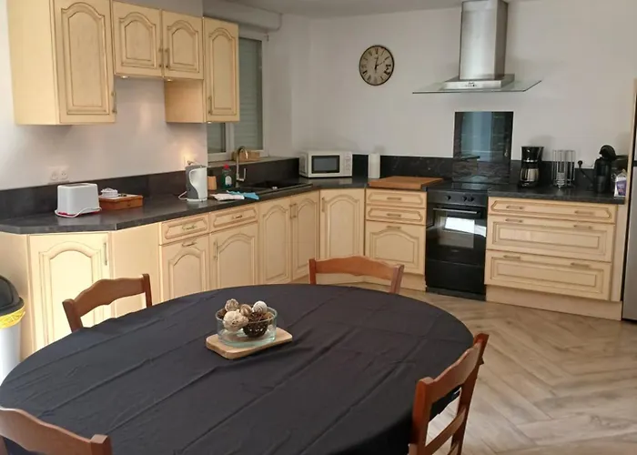 Maison De Charme Saint-Symphorien-des-Monts 사진