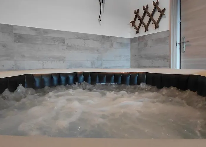 Villa Maella- Gites En Normandie, Tout Confort, Spa Et Piscine Saint-Michel-Tuboeuf照片