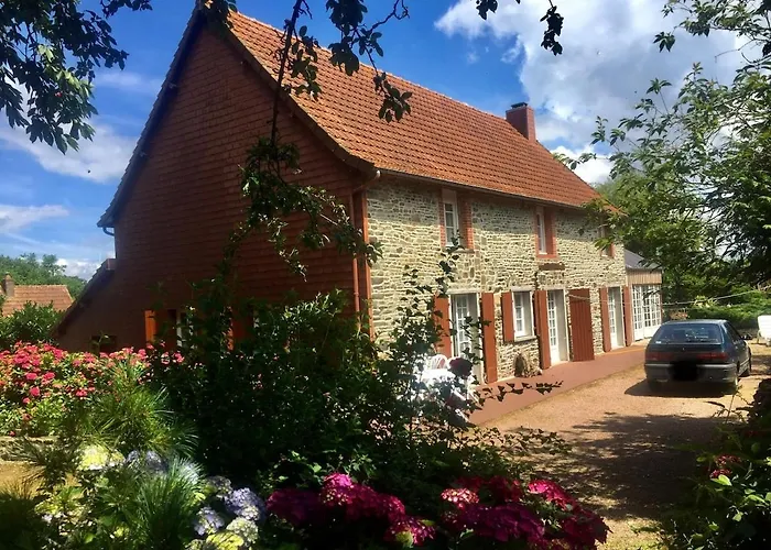 Grande Maison De Vacances Spa Montsecret-Clairefougere photo