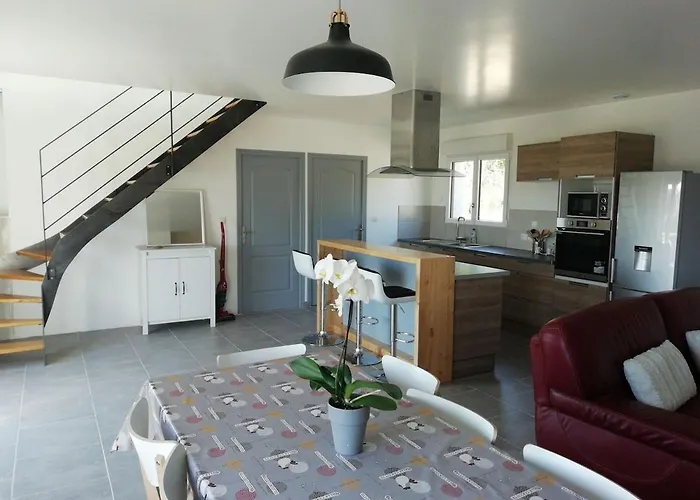 foto di Grande Maison Lumineuse Au Calme Flottemanville-Hague