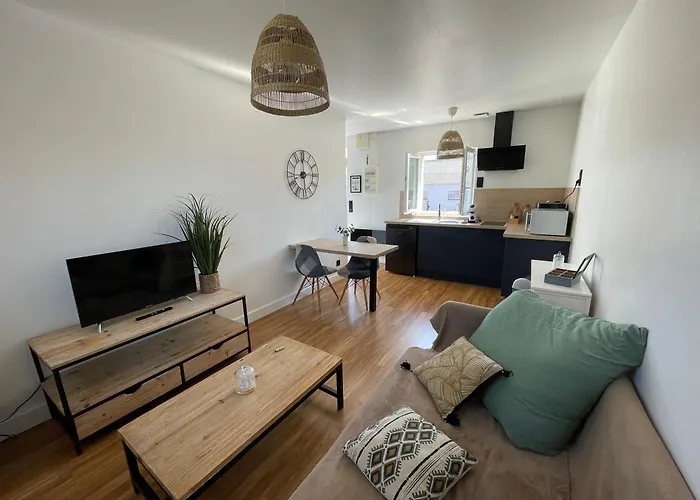 Фото Апартаменты Chez Marcel, Petit Et Cosy, Avec Grand Parking Gratuit Echauffour