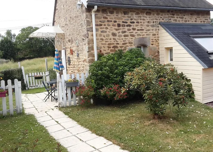 Vila Le Petit Montceaux Le Val-Saint-Père fotorgafie