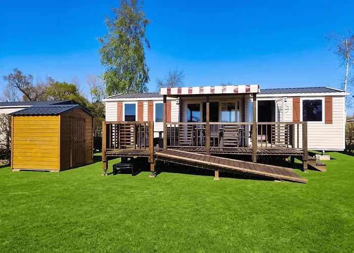 Bungalow Accueillant A La Haye Avec Piscine Saint-Symphorien-le-Valois képek