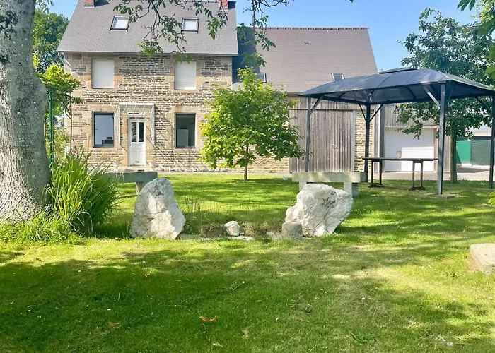 Grande Maison Normande Au Bord De La Voie Verte Saint-Hilaire-du-Harcouët φωτογραφία