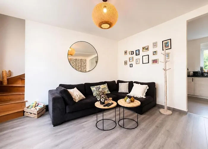 2-Bedroom Apartment, 2 Bathrooms, Wifi & Garage Alençon foto