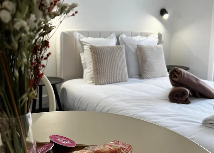 Photo de Les Suites du Mont - Studio 1 Pontorson