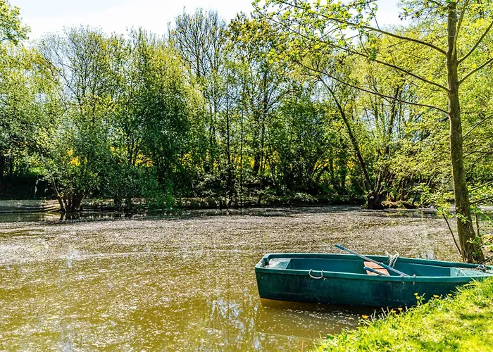 Фото Gite De Seulline - Votre Parenthese Nature Avec Etang Prive, Bain Nordique & Moments Petanque Saint-Georges-D'Aunay