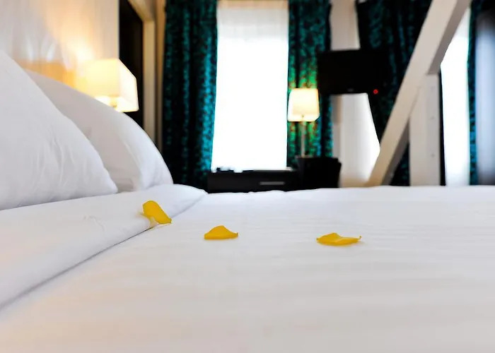 Le Saint-Pierre Hotel Mezidon-Canon photo