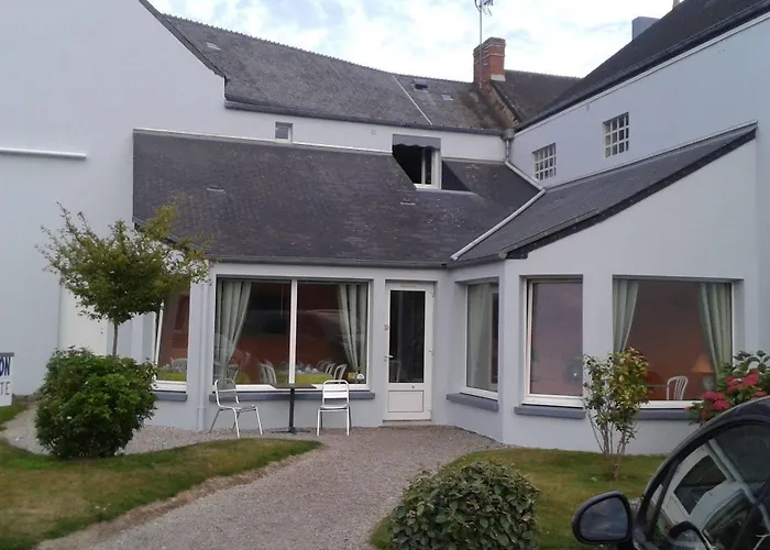 Hotel Logis Au Moyne De Saire photo